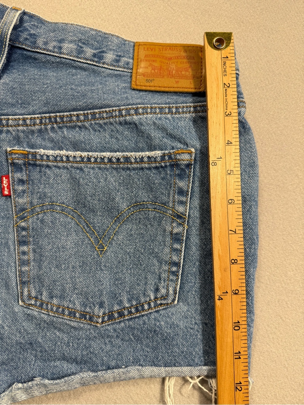 Levi's 501 W32 100% Cotton Light Blue Button Distressed Denim Cutoff Jean Shorts - Picture 11 of 11